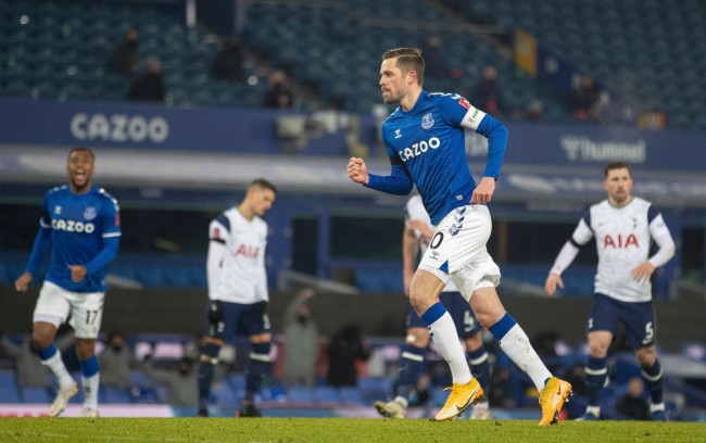 热刺全力争 热刺全力争